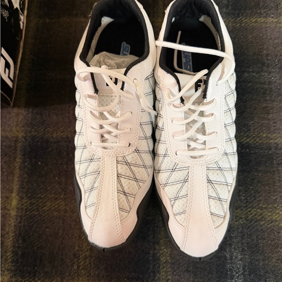 FootJoy Women’s White and Black Golf Shoes - Picture 2 of 8